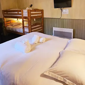 https://hotel-la-petite-auberge.hotels-rhonealpes.com